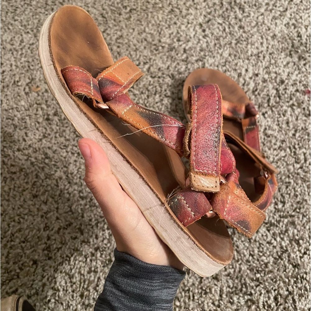 Teva c Jhene aiko collab size 7 sandal